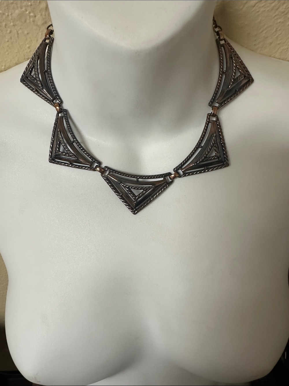 ##112, Guess by Marciano Black Geometric Triangle Link Necklace